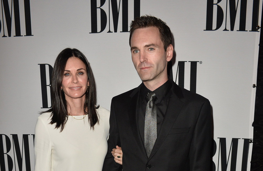 Courteney Cox relembra que Johnny McDaid terminou relacionamento em plena sessão de terapia