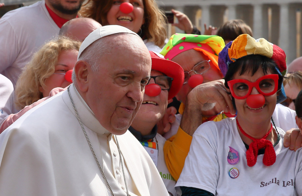 Papa Francisco é criticado por usar termo ofensivo para se referir a homossexuais