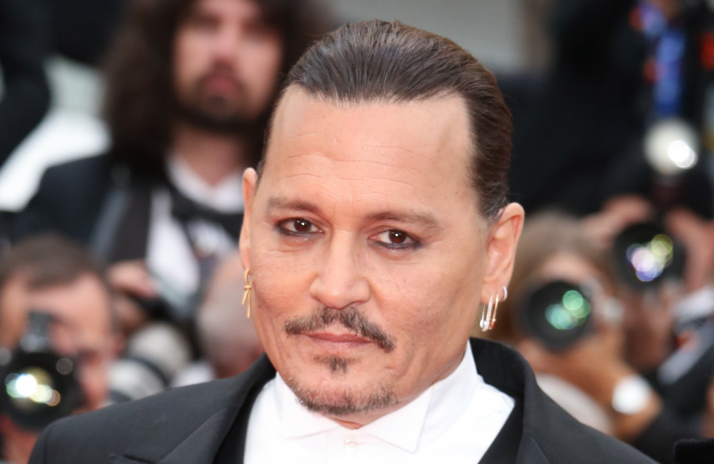 Johnny Depp está 'vivendo um relacionamento casual' com modelo de 29 anos