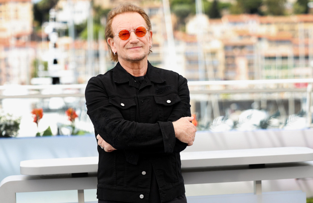 Bono, do U2, relembra juventude difícil: 'Carne enlatada e sobras de comida de avião'