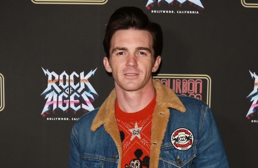 Drake Bell acusa canal de TV de não pagar direitos autorais a astros mirins
