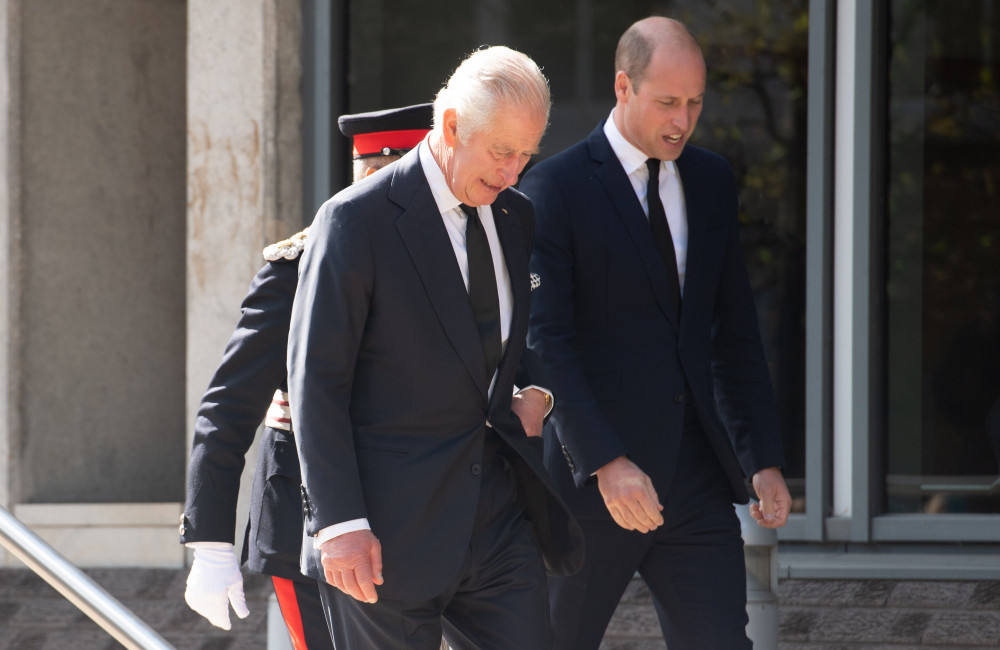 Protocolo real para príncipe George teria gerado impasse entre Charles e William