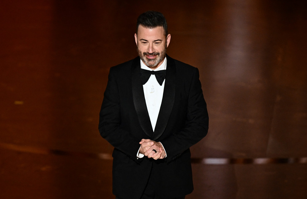 Após ataque de Trump, Jimmy Kimmel revida com convite para programa de conhecimentos gerais