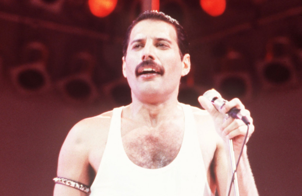 Suposta filha secreta de Freddie Mercury diz que cantor teria ficado 'horrorizado' com cinebiografia