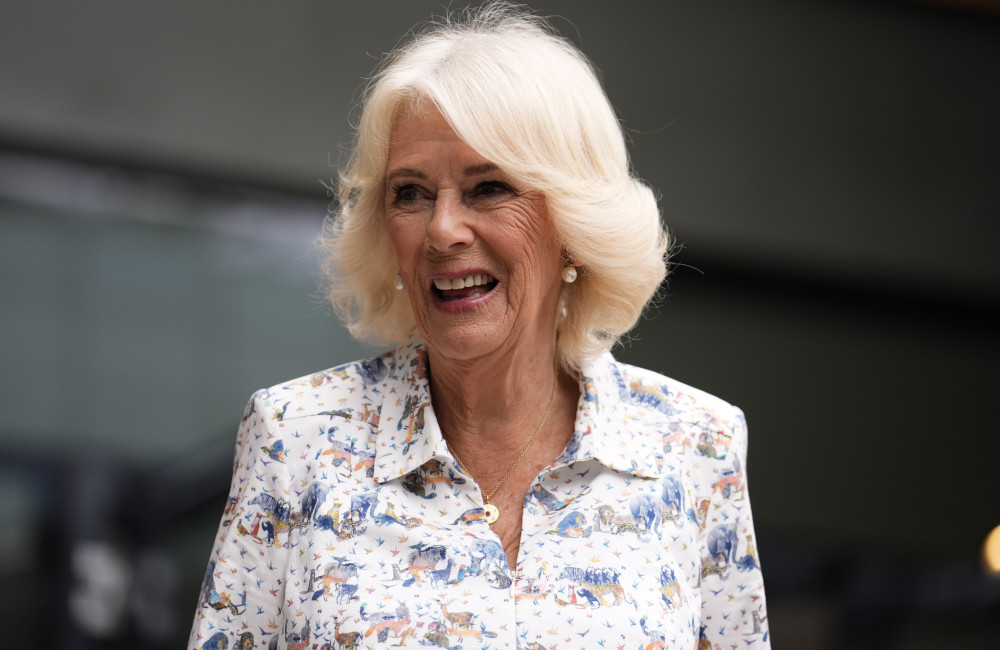 Rainha Camilla sofreu tentativa de abuso sexual na adolescência, diz livro