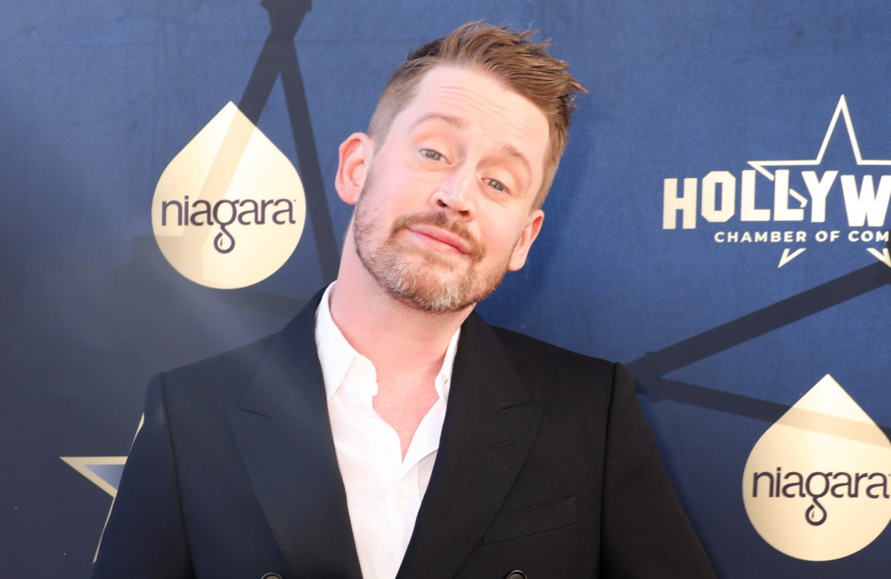Macaulay Culkin diz que colega de set foi um dos primeiros a notar relação tóxica com seu pai