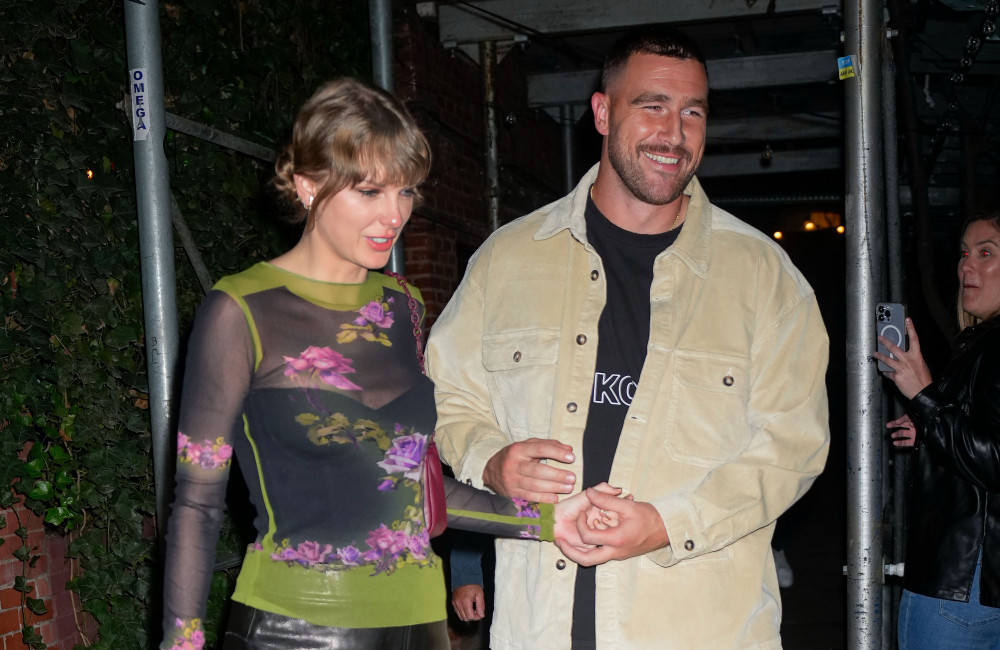 Sobrinhas de Travis Kelce comemoram noivado do tio com Taylor Swift