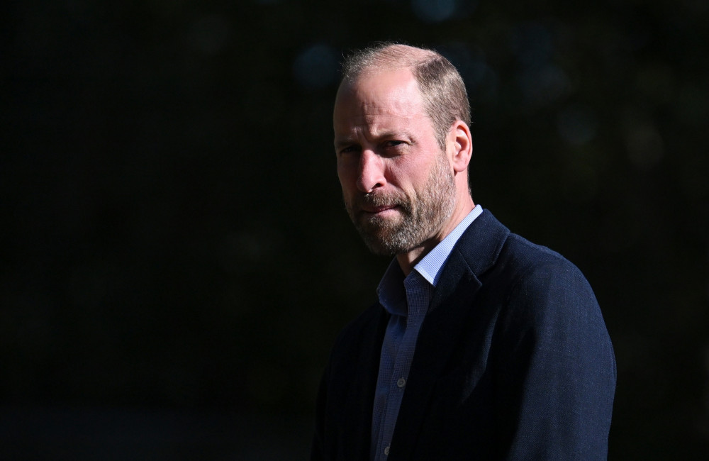 Príncipe William se emociona ao conversar com mulher que perdeu o marido por suicídio