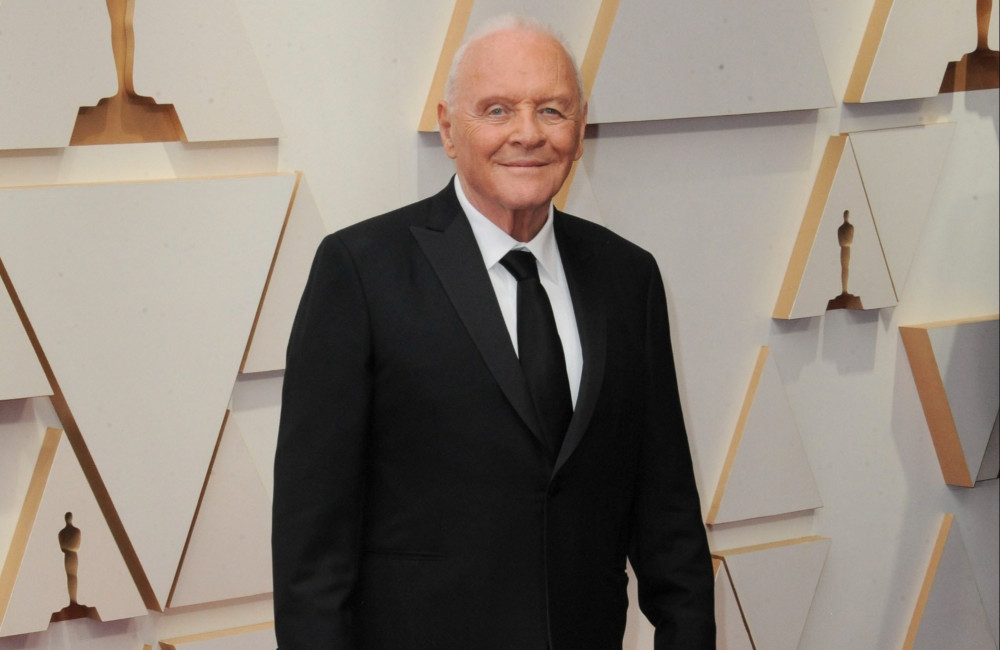 Anthony Hopkins reflete sobre luta contra o alcoolismo: ‘A negação é a maior assassina’