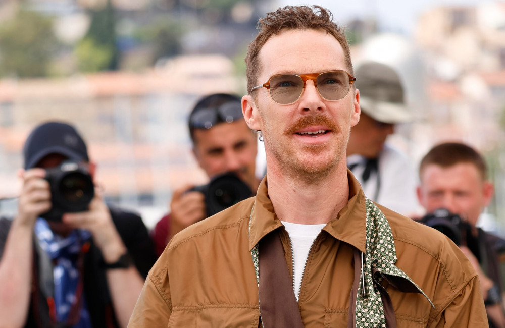 Benedict Cumberbatch revela que passou por cirurgia após lesão no surfe