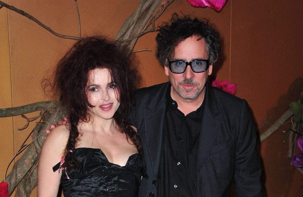 Helena Bonham Carter diz que Tim Burton decidiu desenhar enquanto ela dava à luz