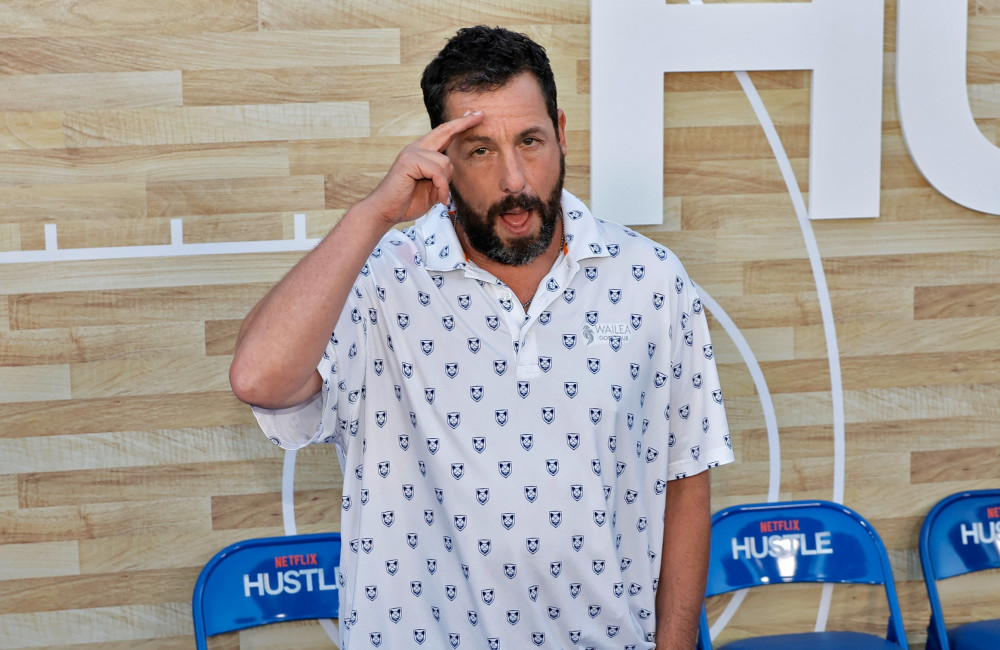 'Eu queria fama', revela Adam Sandler sobre motivo de começar a atuar