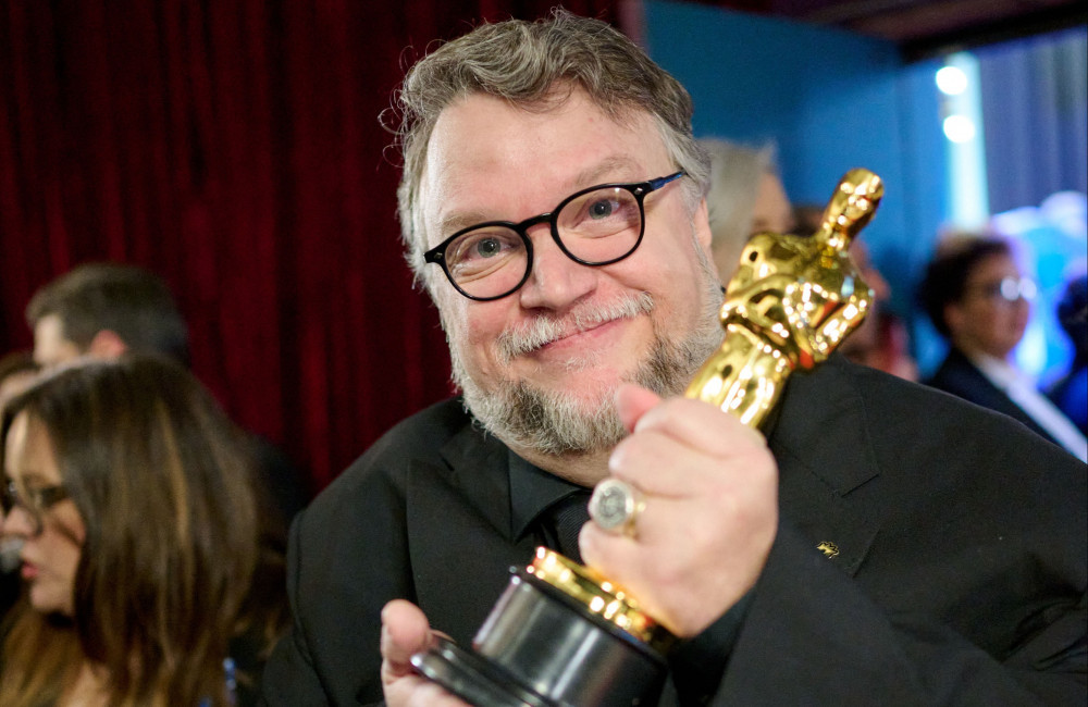 Guillermo del Toro detona uso de IA no cinema ao receber homenagem