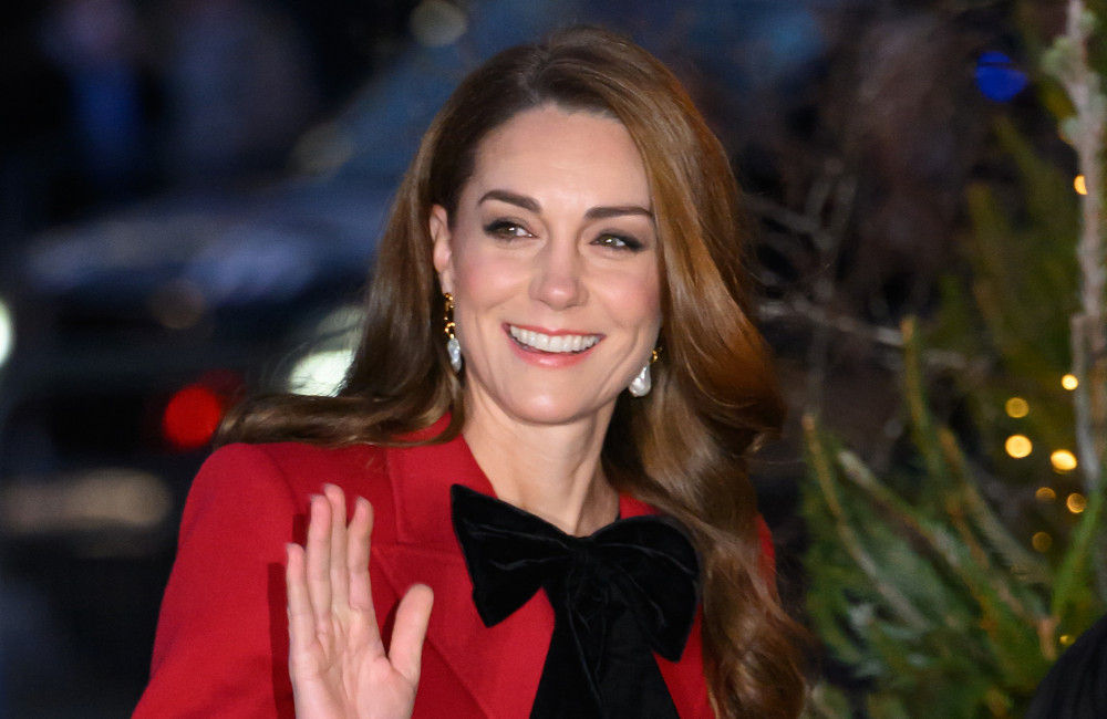 Jessie J explica como Kate Middleton reagiu à quebra de protocolo durante encontro