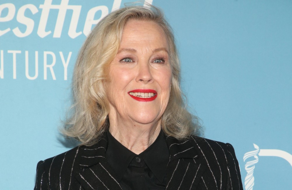 Áudio revela que Catherine O'Hara tinha dificuldade para respirar antes de morrer