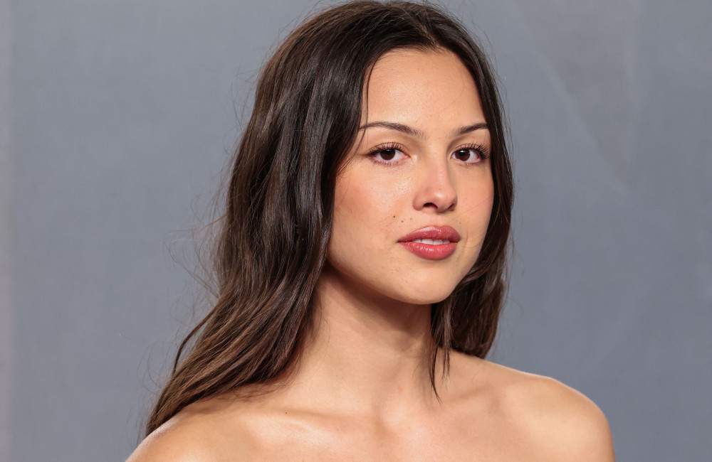 Olivia Rodrigo rebate rumores de rivalidade com Sabrina Carpenter: 'Está tudo bem'