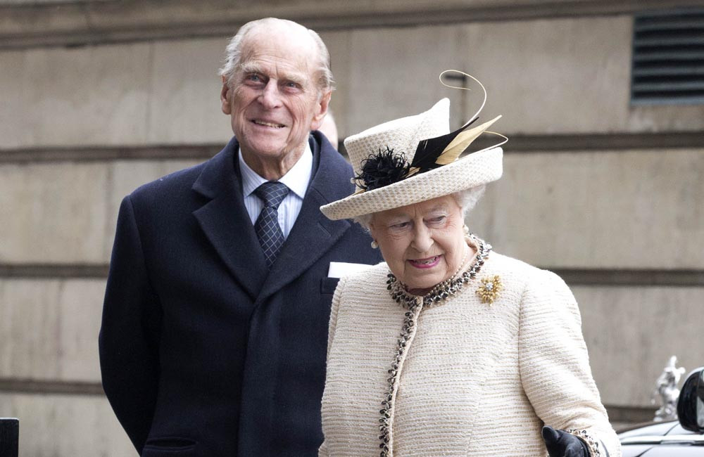Príncipe Philip quase morreu duas vezes durante cirurgia cardíaca, diz livro