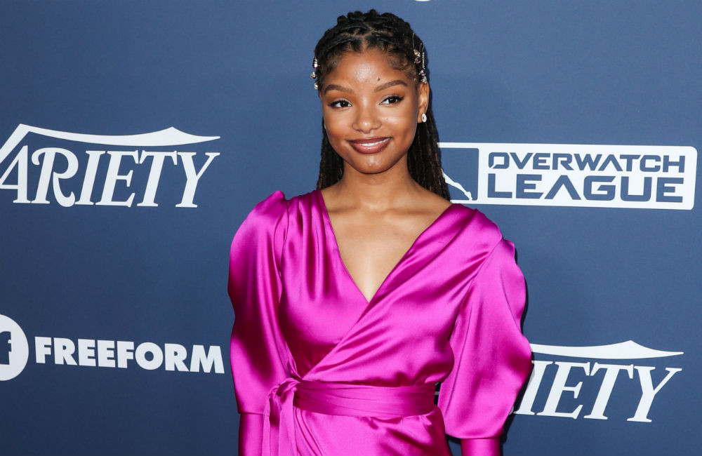 Halle Bailey reflete sobre carreira e relação com Beyoncé