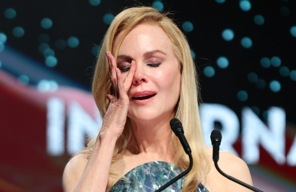 Nicole Kidman revela que soube da morte da mãe minutos antes de receber prêmio em ​f​estival