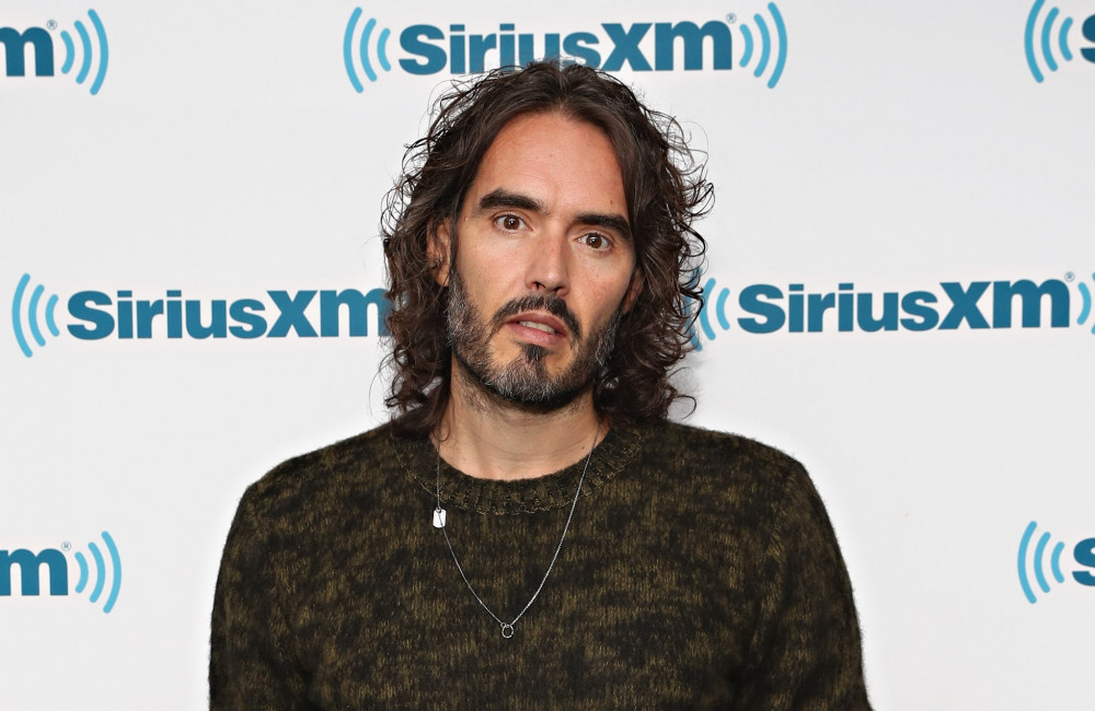 Russell Brand diz que se relacionou com adolescente de 16 anos quando tinha 30