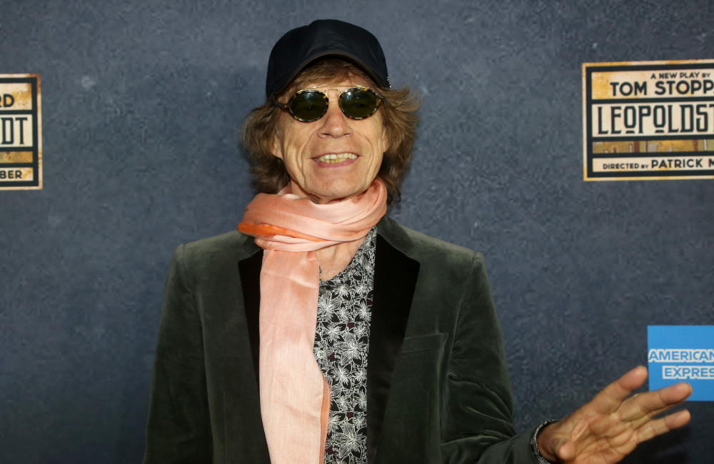 Mick Jagger precisou ser reanimado após experiência com drogas, diz biografia