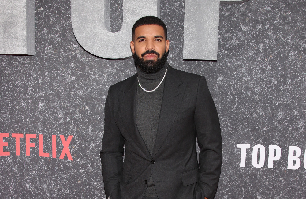 Drake divulga três álbuns ao mesmo tempo e revela drama familiar em nova música
