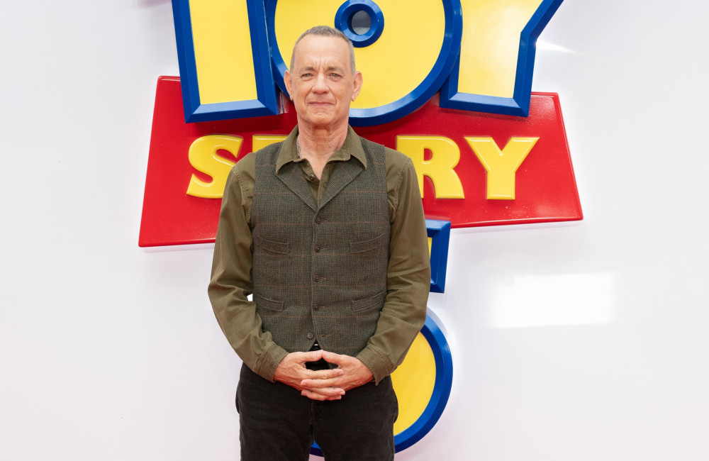 Tom Hanks brinca sobre sigilo em 'Toy Story 5': 'Eles não confiam em nós'