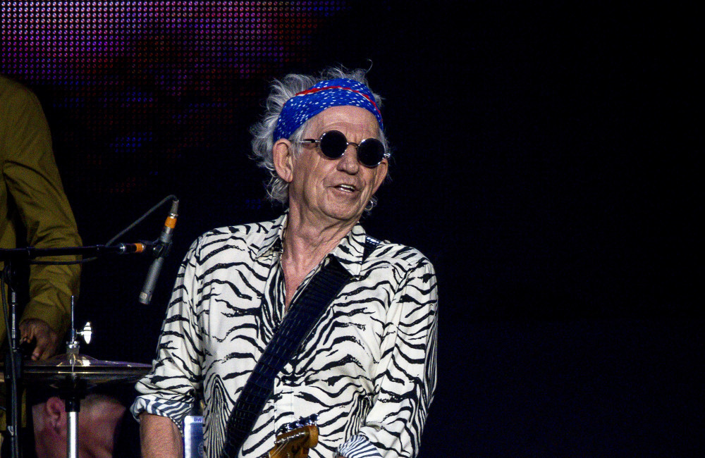 Keith Richards diz que Paul McCartney ‘sente falta’ de estar em uma banda