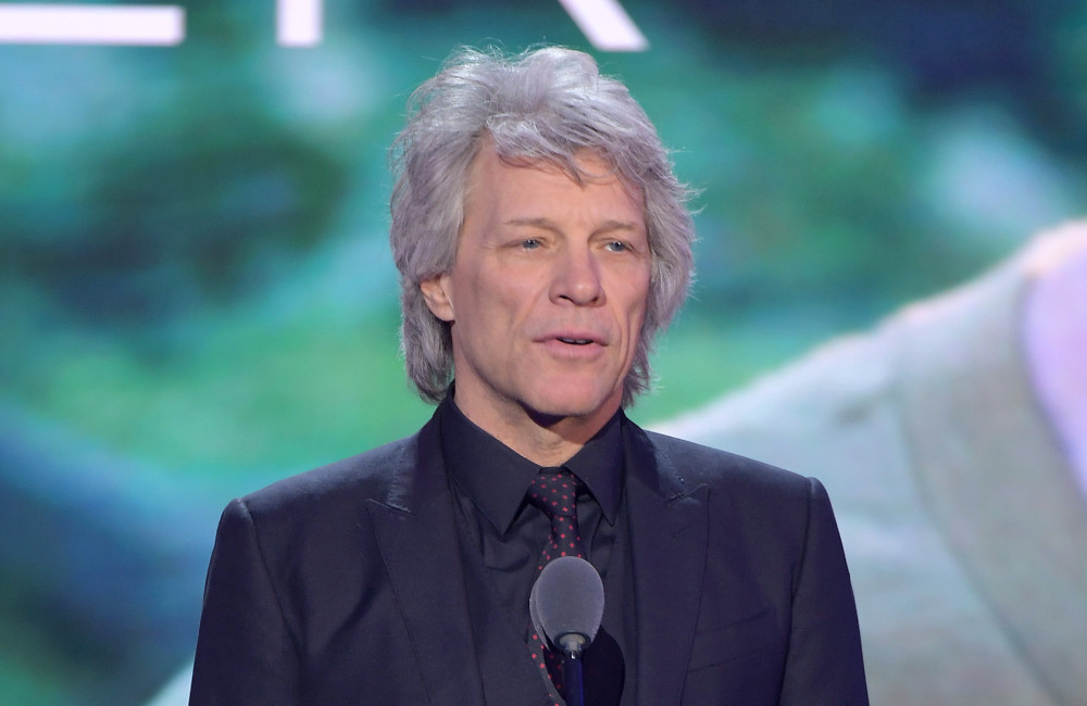 Jon Bon Jovi preocupa fãs ao deixar palco antes da hora em NY