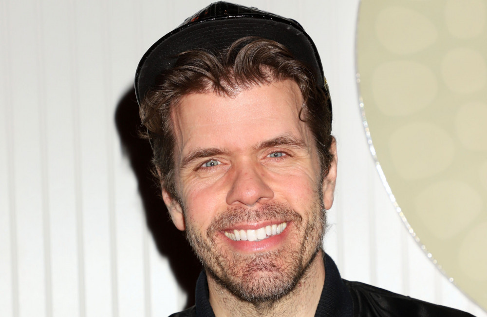 Blogueiro Perez Hilton é hospitalizado após live preocupante mobilizar polícia dos EUA