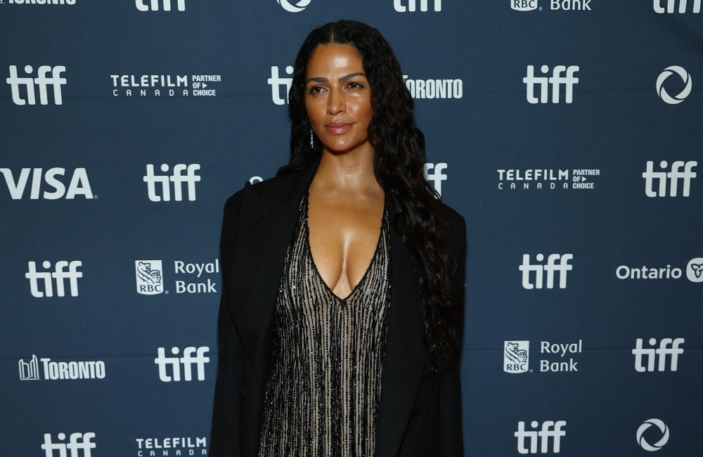 'Notei uma diferença radical na minha pele', diz Camila Alves ao revelar segredo de beleza