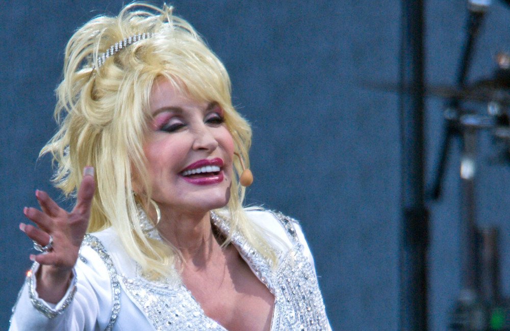 Dolly Parton trabalhou até o fim e deixou projetos para as próximas décadas, diz empresário