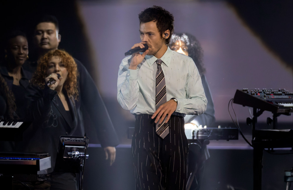 Harry Styles revela ritual pós-show para deixar persona dos palcos para trás