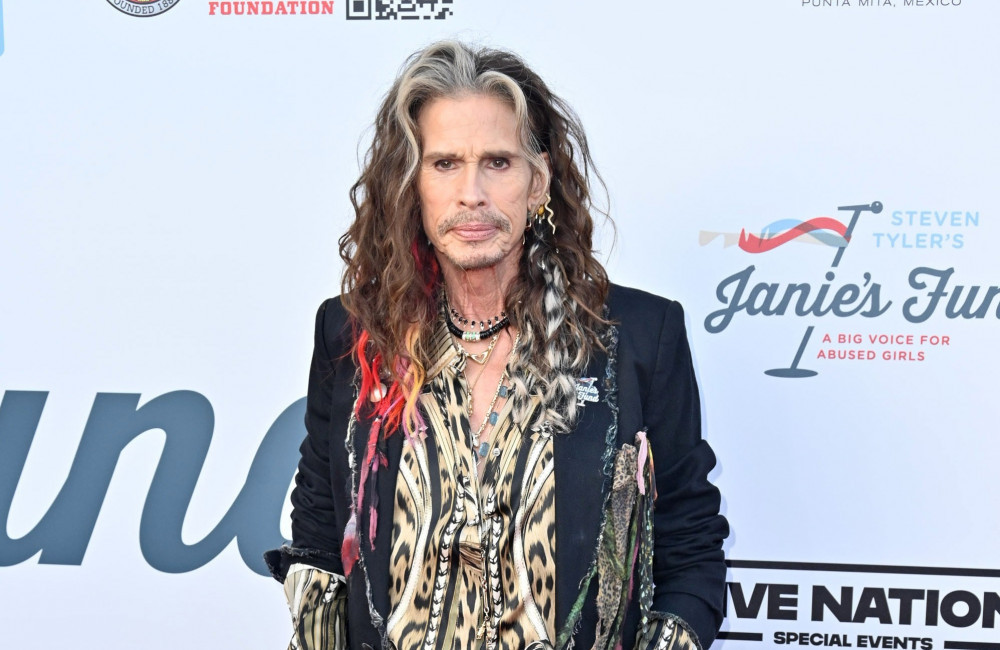 Mulher que acusa Steven Tyler de abuso sexual é impedida de abordar parte das alegações