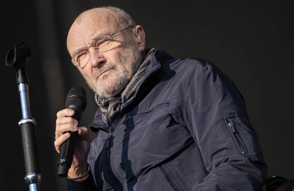 Phil Collins ​r​elata internação crítica e diz que filhos foram chamados para se despedir