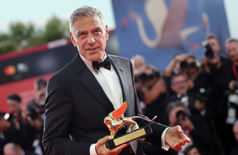 George Clooney abre o coração sobre morte da irmã: 'Segurei a mão dela até o fim'