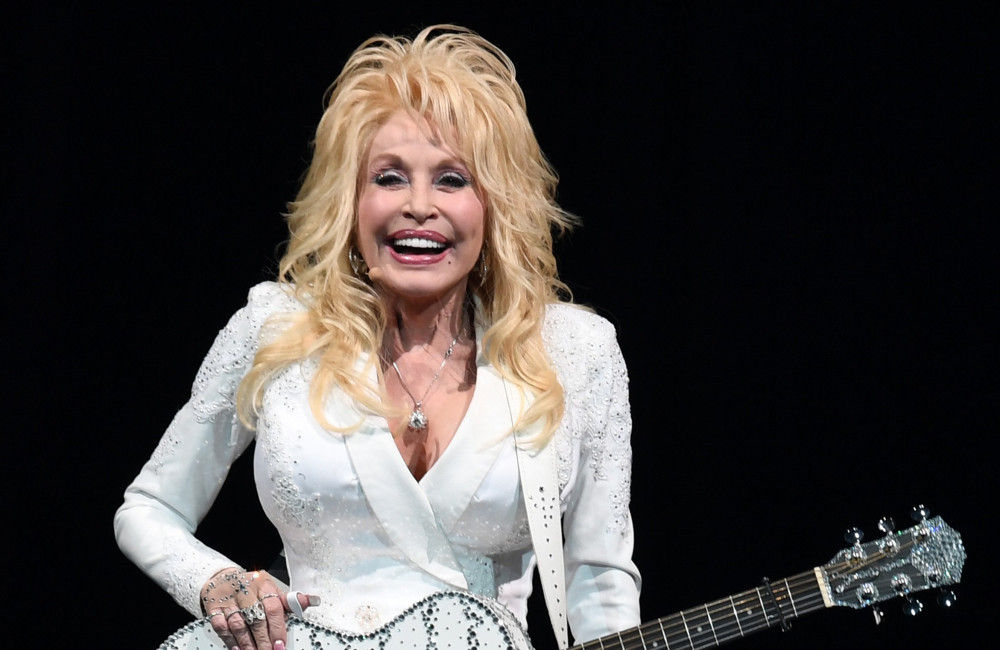 Sobrinho que anunciou morte de Dolly Parton é demitido do cargo de chefe de segurança; veja