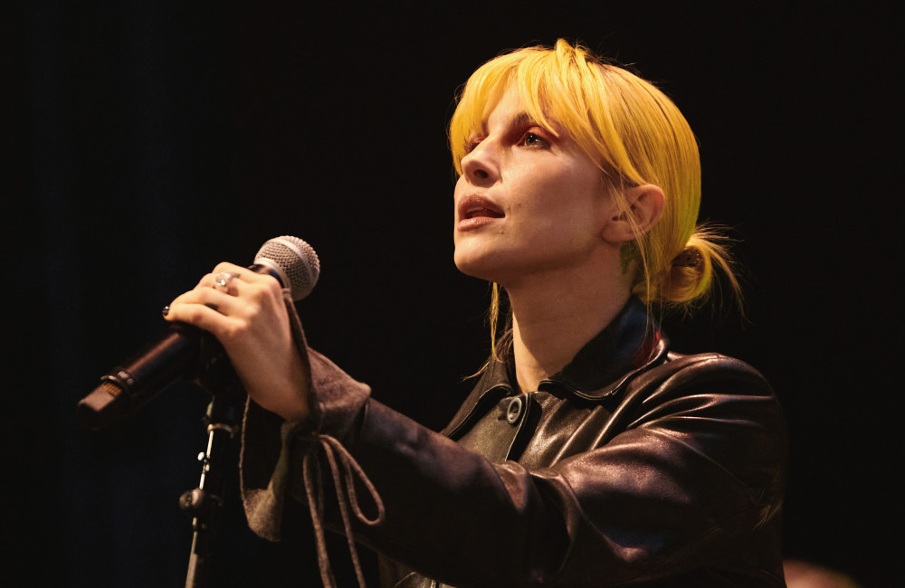Hayley Williams quebra silêncio sobre morte do ex-marido: 'Não sabia o que dizer'