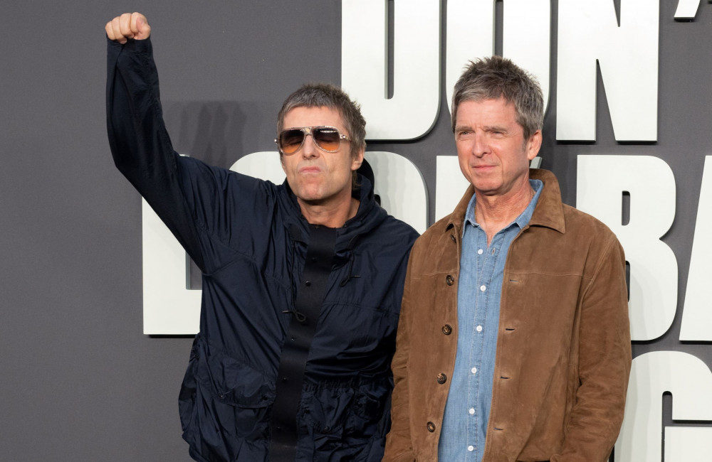 Liam e Noel Gallagher se dizem 'impressionados' com procura por ingressos da nova turnê do Oasis