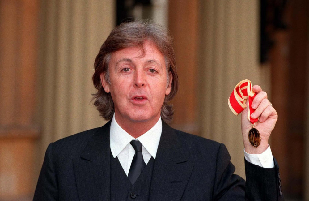 Esposa de Paul McCartney acredita que Elizabeth II 'tinha uma queda' pelo ex-Beatle